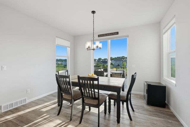 5326 N Peninsula Way, Mcfarland, WI 53558