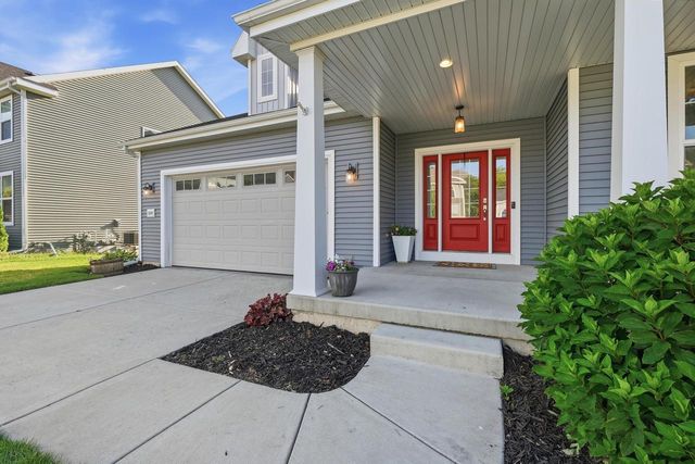 5326 N Peninsula Way, Mcfarland, WI 53558