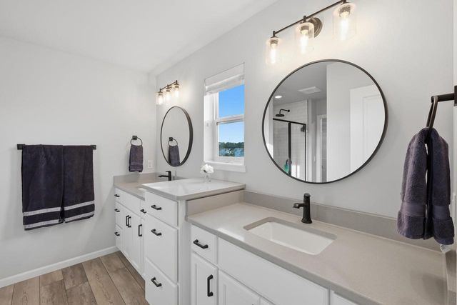 5326 N Peninsula Way, Mcfarland, WI 53558