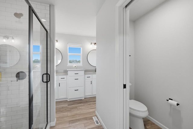 5326 N Peninsula Way, Mcfarland, WI 53558