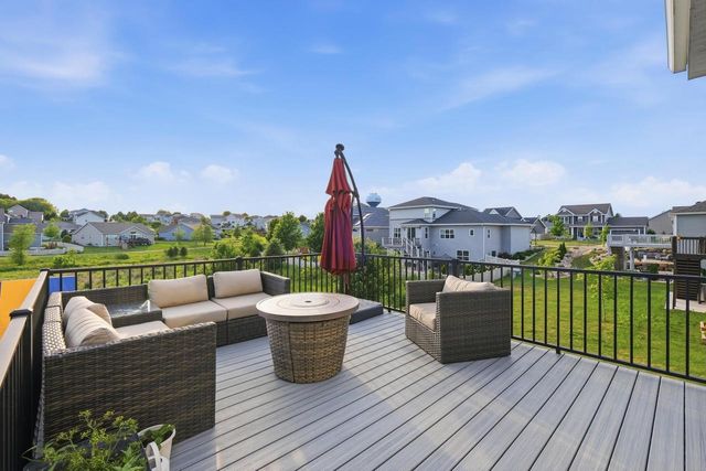 5326 N Peninsula Way, Mcfarland, WI 53558