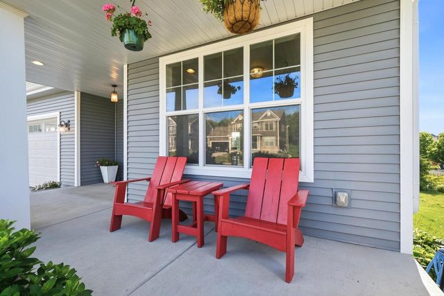 5326 N Peninsula Way, Mcfarland, WI 53558