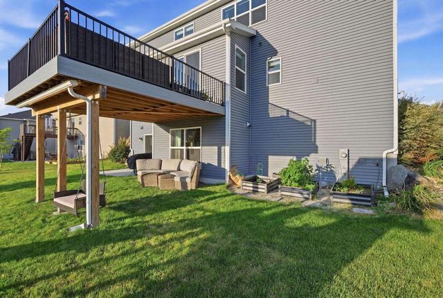 5326 N Peninsula Way, Mcfarland, WI 53558