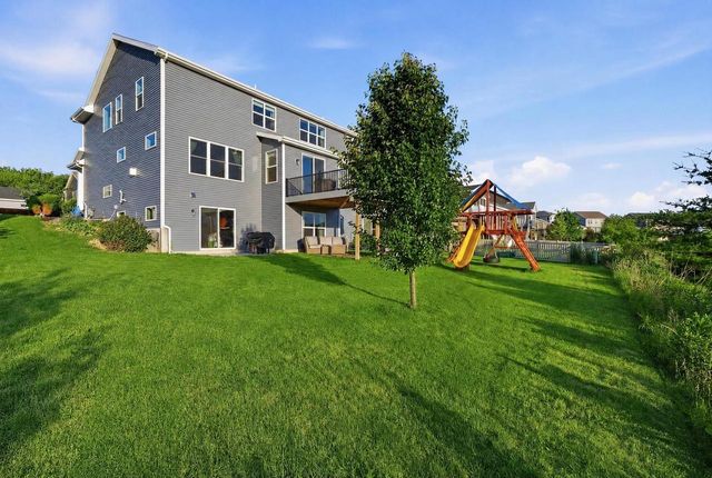 5326 N Peninsula Way, Mcfarland, WI 53558