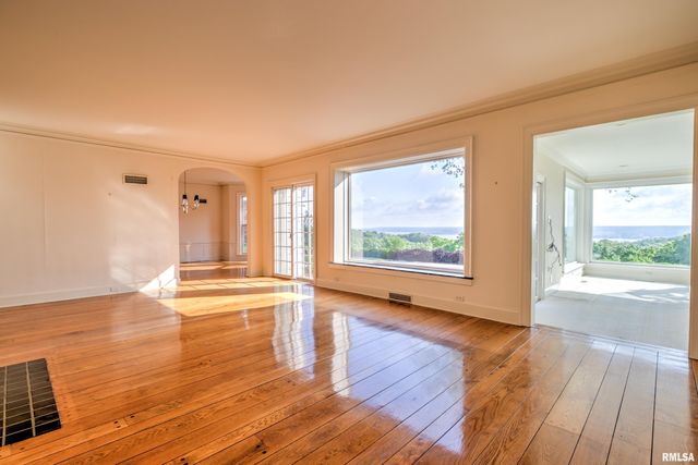 5014 N PROSPECT Road, Peoria Heights, IL 61616