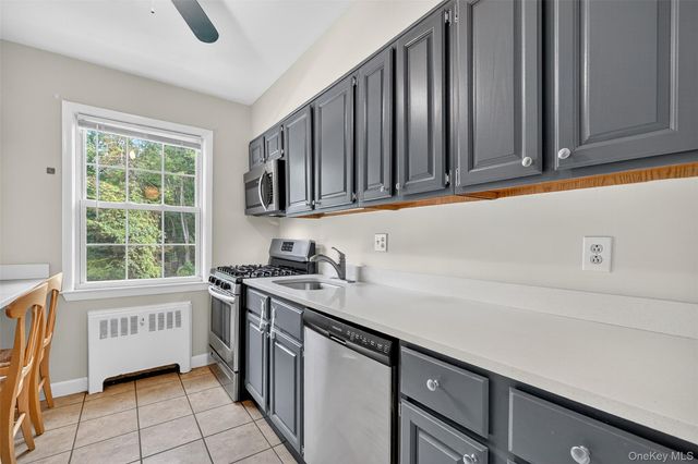 11 Fieldstone Drive 130, Hartsdale, NY 10530