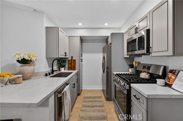 5550 Owensmouth 123, Woodland Hills (los Angeles), CA 91367