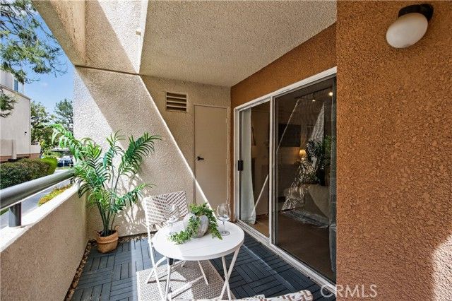 5550 Owensmouth 123, Woodland Hills (los Angeles), CA 91367