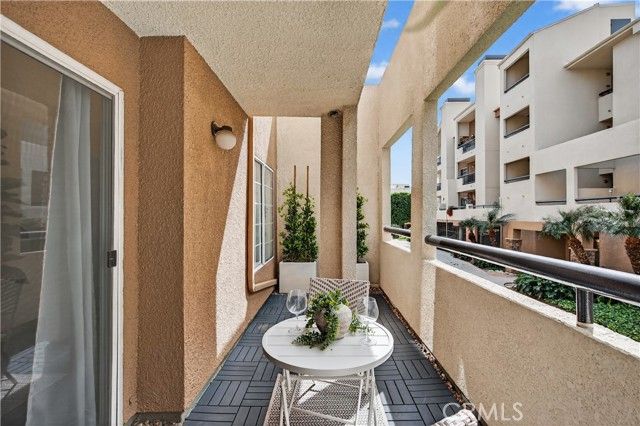 5550 Owensmouth 123, Woodland Hills (los Angeles), CA 91367