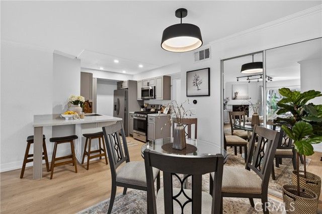 5550 Owensmouth 123, Woodland Hills (los Angeles), CA 91367