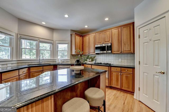 4735 Prestbury Drive, Suwanee, GA 30024
