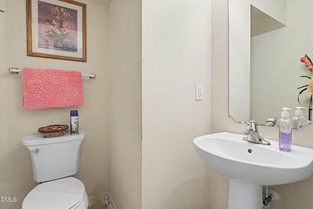 504 Thistlegate Trail, Raleigh, NC 27610