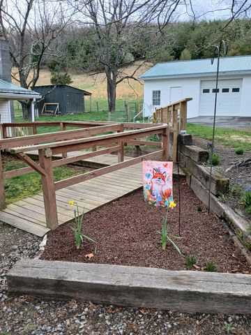 5110 Rich Patch RD, Covington, VA 24426