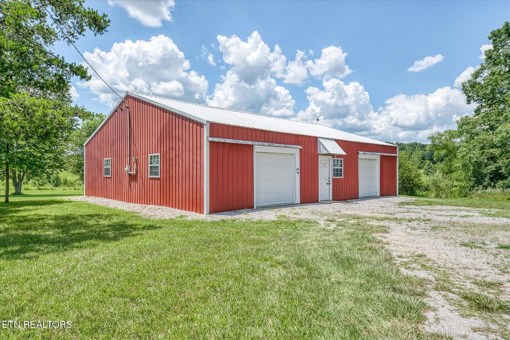 5660 Dunbar Rd, Crossville, TN 38572