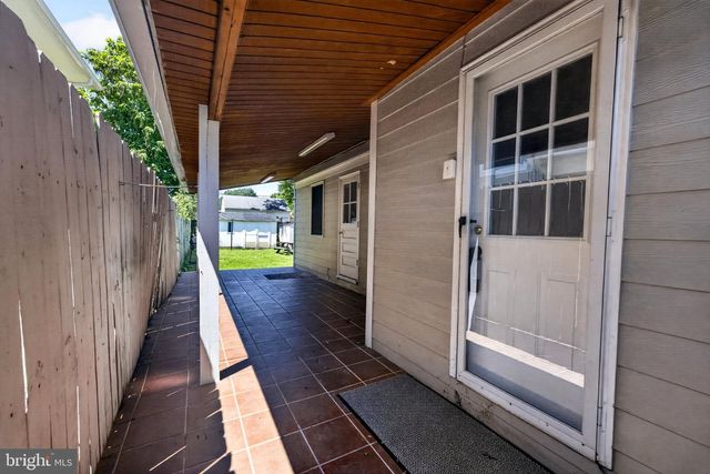 608 BURGUNDY DR, Rockville, MD 20850
