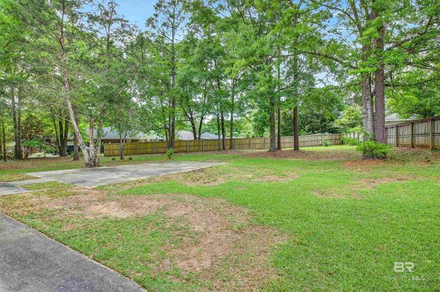 11541 Maple Court, Daphne, AL 36526