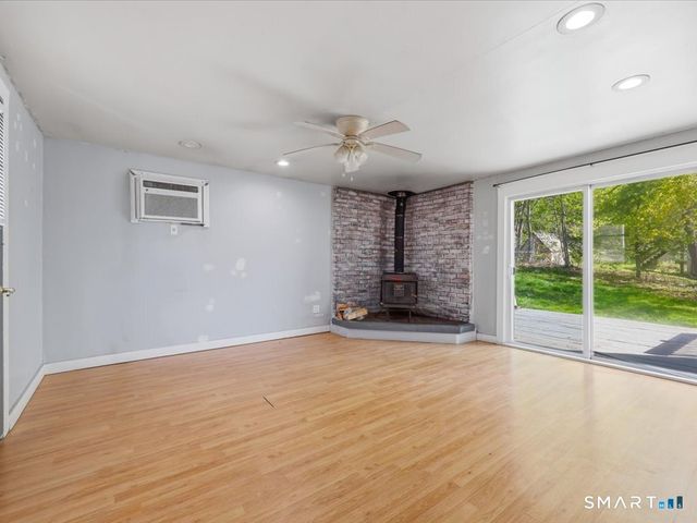 16 Grandview Terrace, Portland, CT 06480