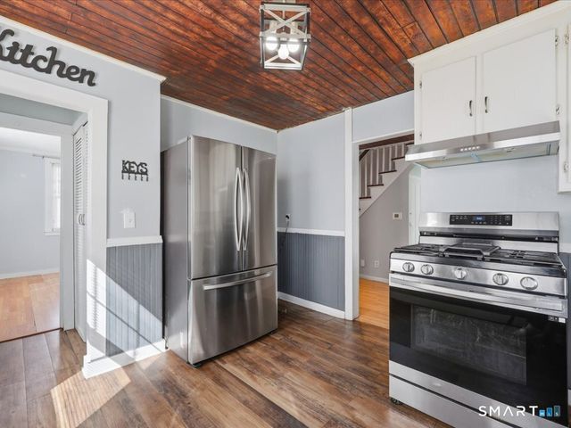 16 Grandview Terrace, Portland, CT 06480