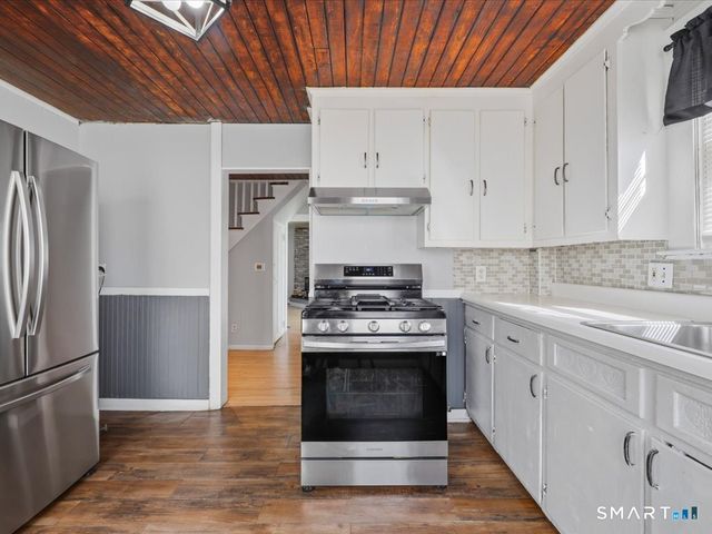 16 Grandview Terrace, Portland, CT 06480