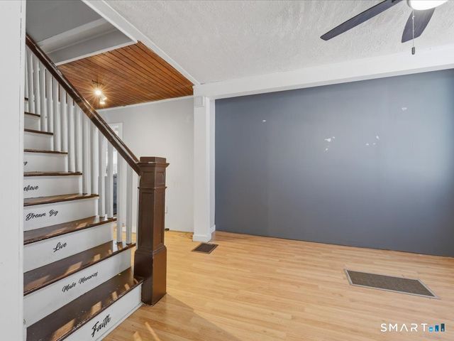 16 Grandview Terrace, Portland, CT 06480