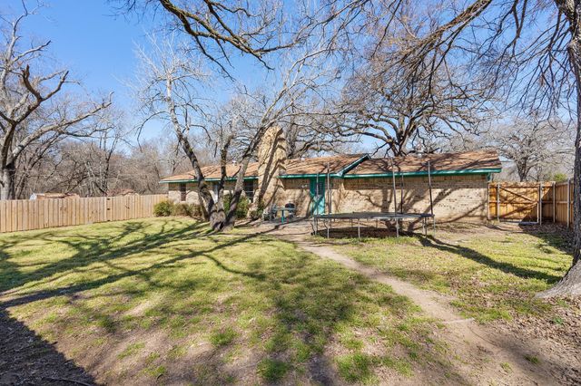 15950 Cherokee Trail, Kemp, TX 75143