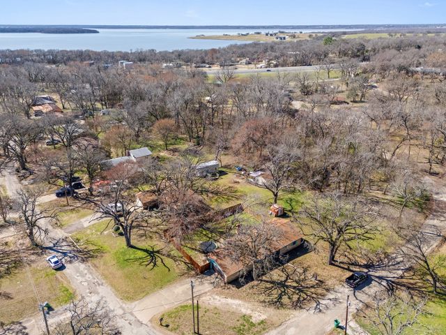 15950 Cherokee Trail, Kemp, TX 75143