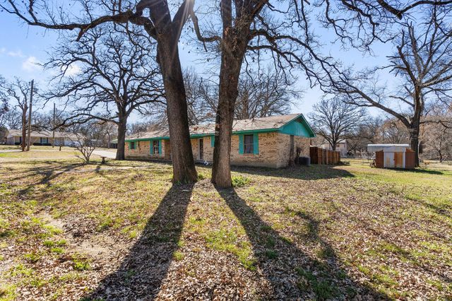 15950 Cherokee Trail, Kemp, TX 75143
