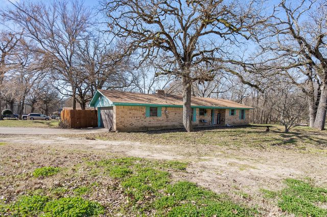 15950 Cherokee Trail, Kemp, TX 75143