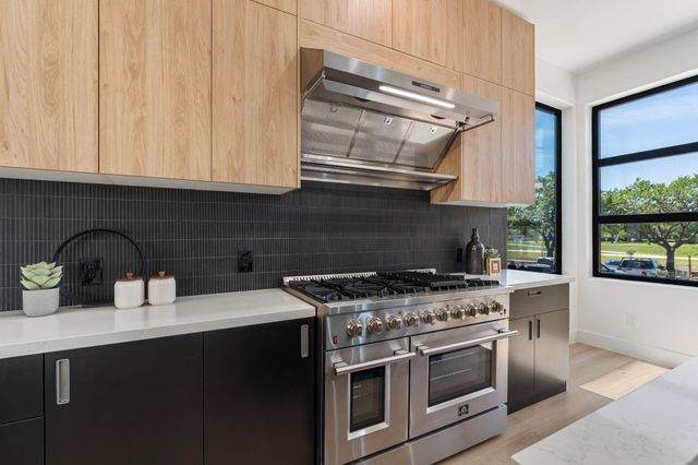 5734 N Braeswood Boulevard, Houston, TX 77096