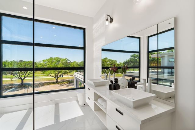 5734 N Braeswood Boulevard, Houston, TX 77096