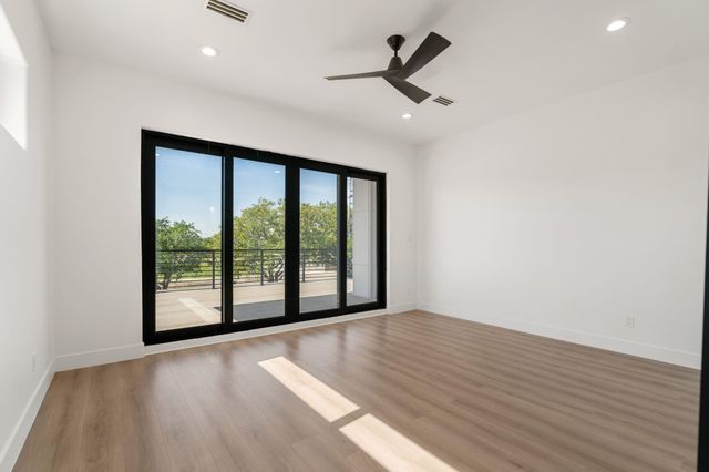 5734 N Braeswood Boulevard, Houston, TX 77096