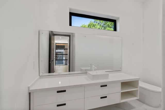 5734 N Braeswood Boulevard, Houston, TX 77096