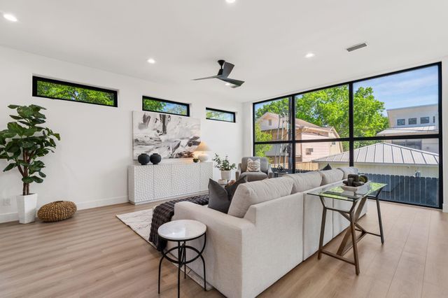 5734 N Braeswood Boulevard, Houston, TX 77096