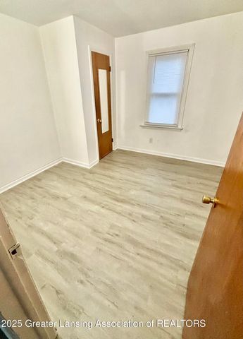 205 Renker Road, Lansing, MI 48917