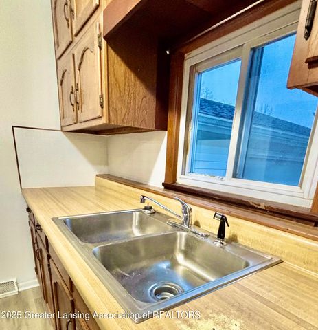 205 Renker Road, Lansing, MI 48917