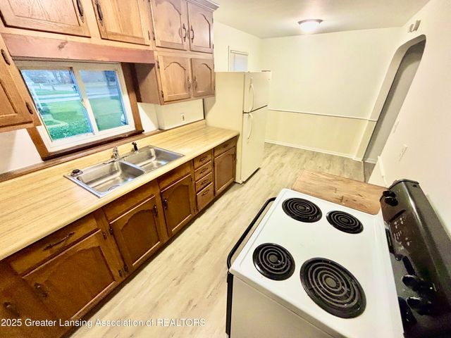 205 Renker Road, Lansing, MI 48917