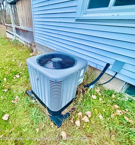 205 Renker Road, Lansing, MI 48917