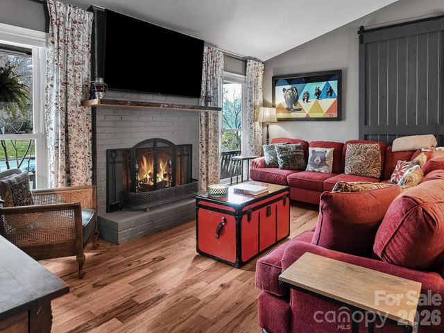 17 Marlwood Court 127, Asheville, NC 28804