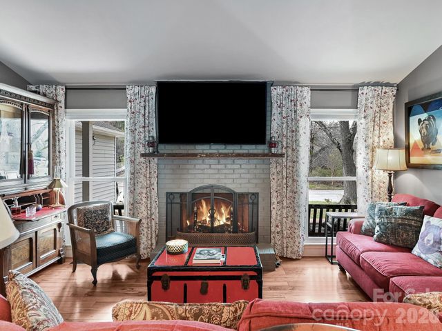 17 Marlwood Court 127, Asheville, NC 28804