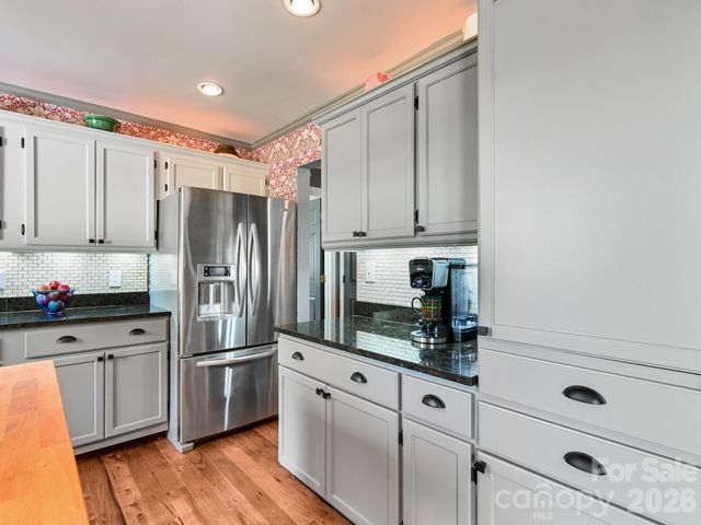 17 Marlwood Court 127, Asheville, NC 28804