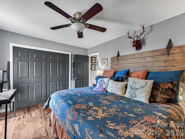 17 Marlwood Court 127, Asheville, NC 28804