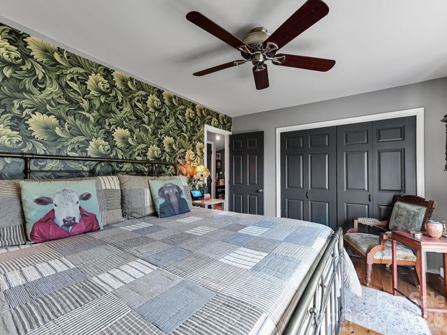 17 Marlwood Court 127, Asheville, NC 28804