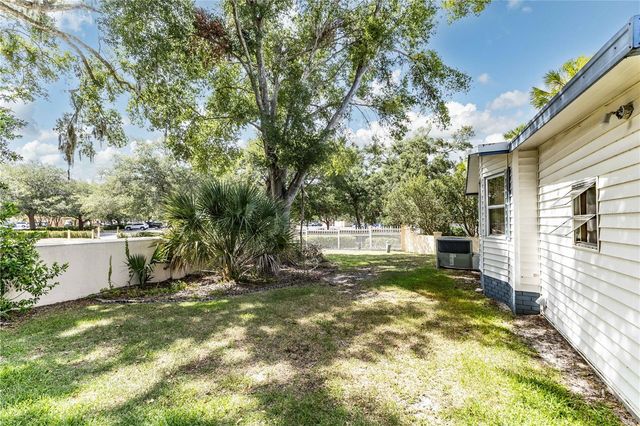 1159 PARADISE DRIVE, Lady Lake, FL 32159
