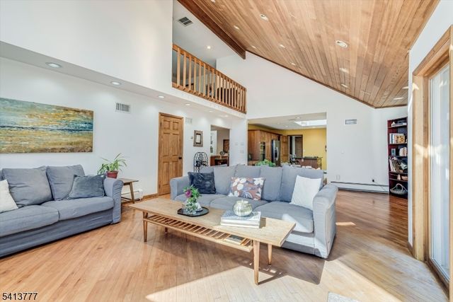 15 Mountain Spring Dr, Sparta Twp., NJ 07871