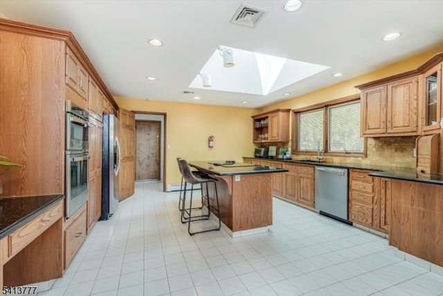 15 Mountain Spring Dr, Sparta Twp., NJ 07871