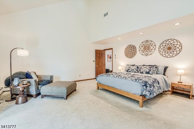 15 Mountain Spring Dr, Sparta Twp., NJ 07871