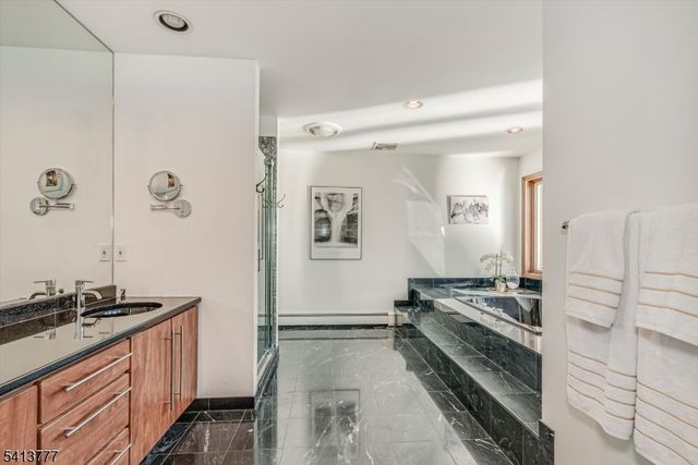 15 Mountain Spring Dr, Sparta Twp., NJ 07871