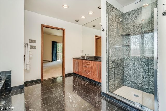 15 Mountain Spring Dr, Sparta Twp., NJ 07871