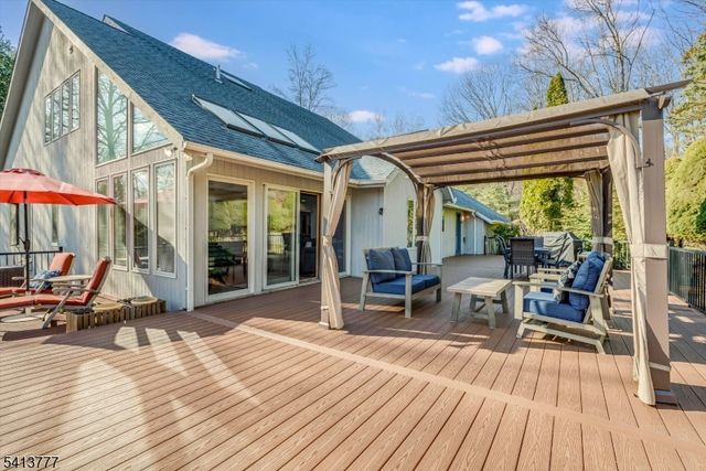 15 Mountain Spring Dr, Sparta Twp., NJ 07871