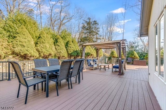 15 Mountain Spring Dr, Sparta Twp., NJ 07871